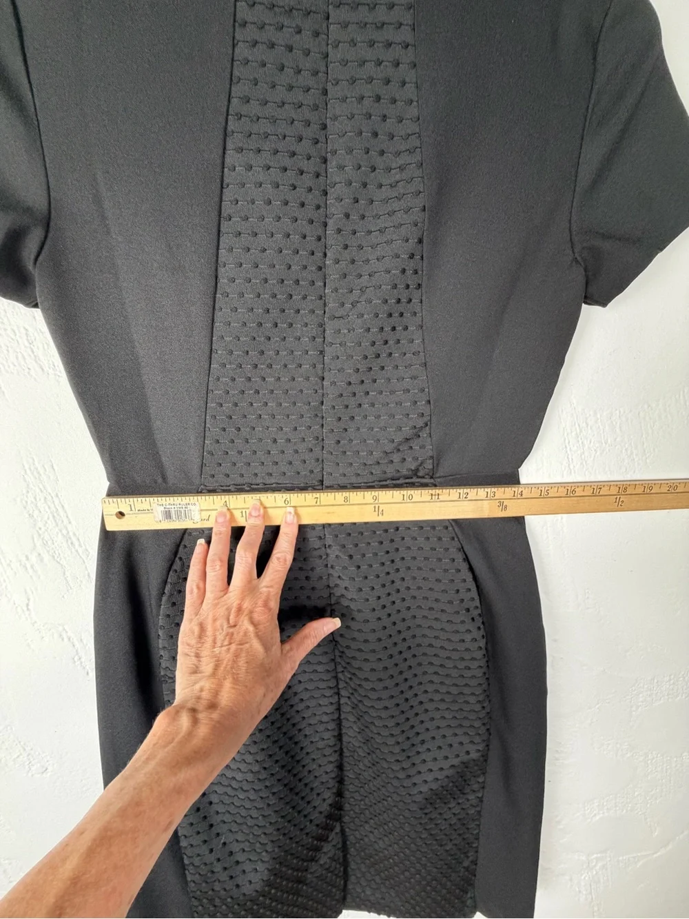 Banana Republic Black Textured Sheath Dress Professional and Classic-4P